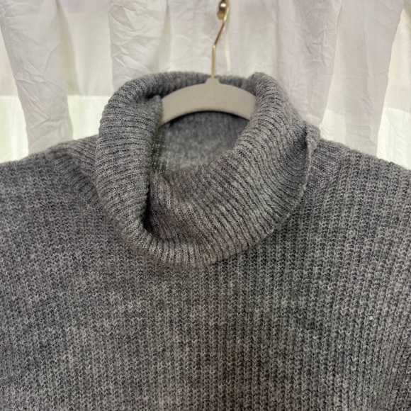 Turtleneck sweater - Picture 2 of 2